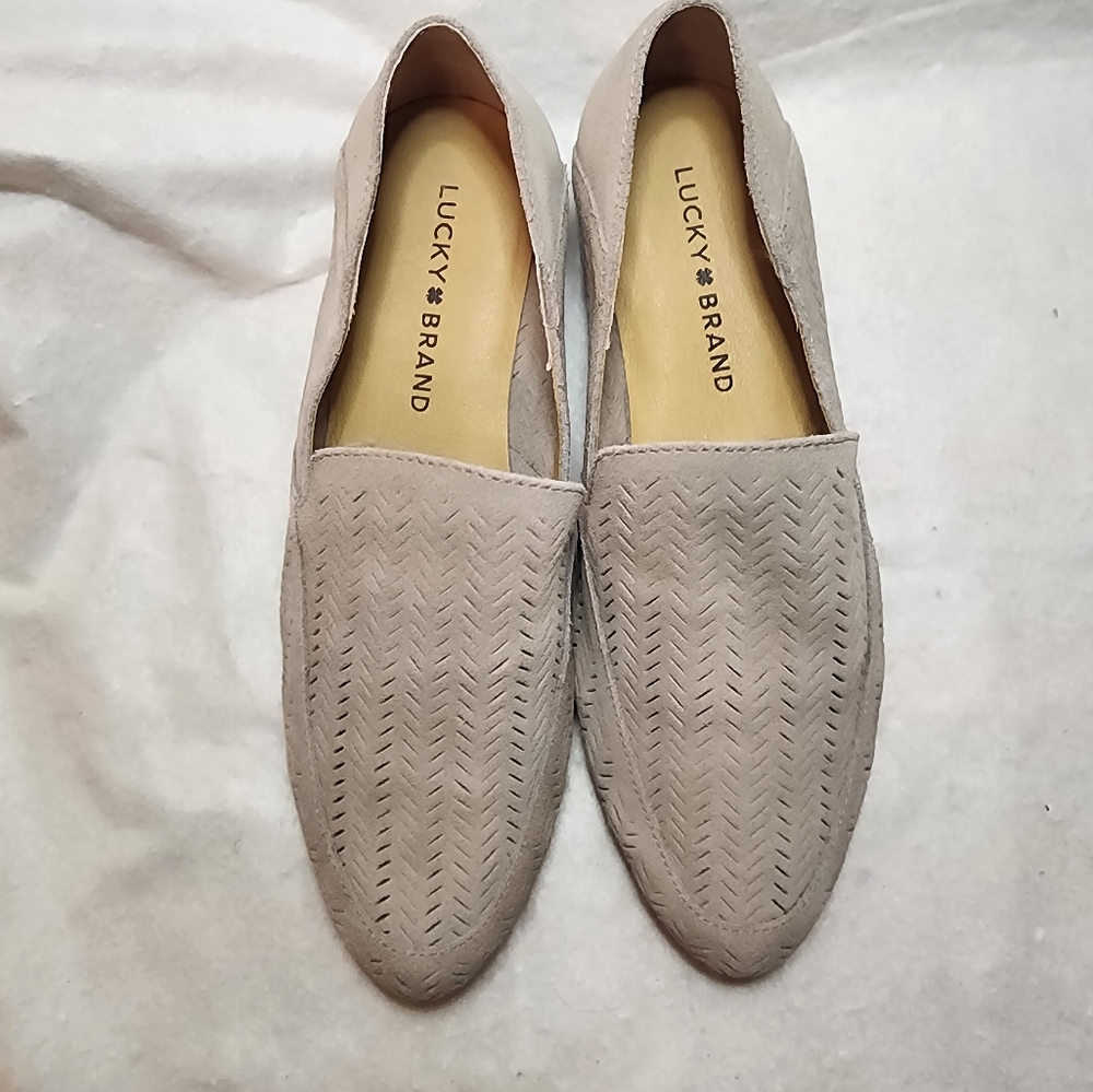 Lucky Brand Womens Slip on Loafers US 6 Cream/Tan Suede Flat Shoe